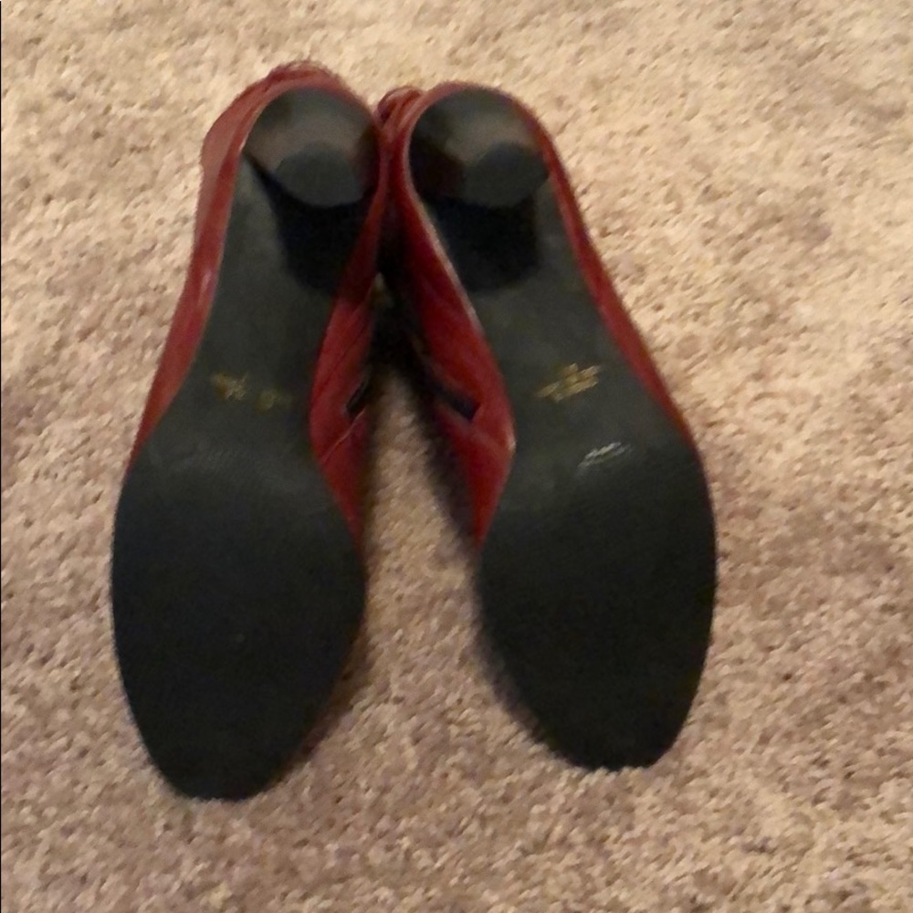 Red boots - Picture 4 of 4